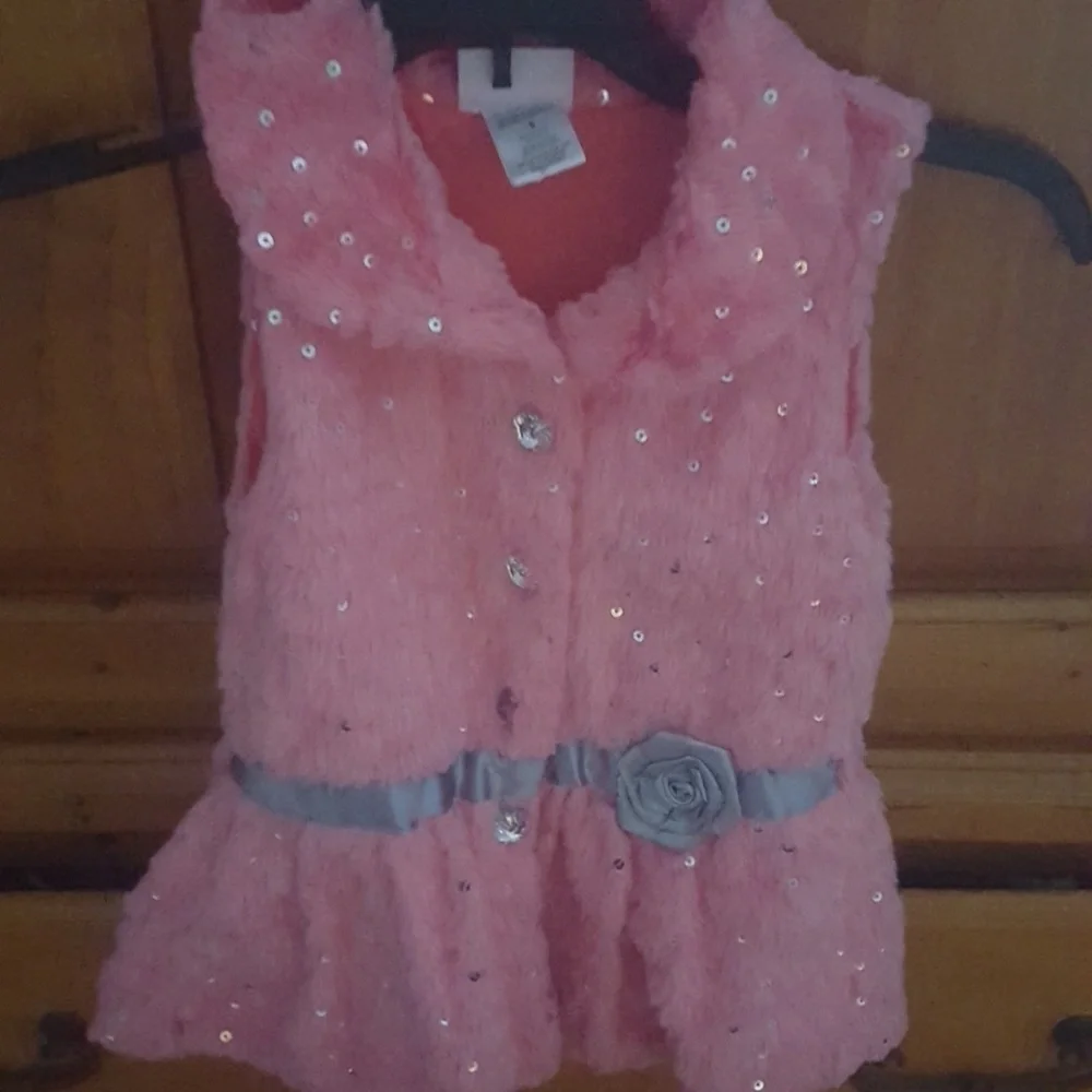Fake fur vest